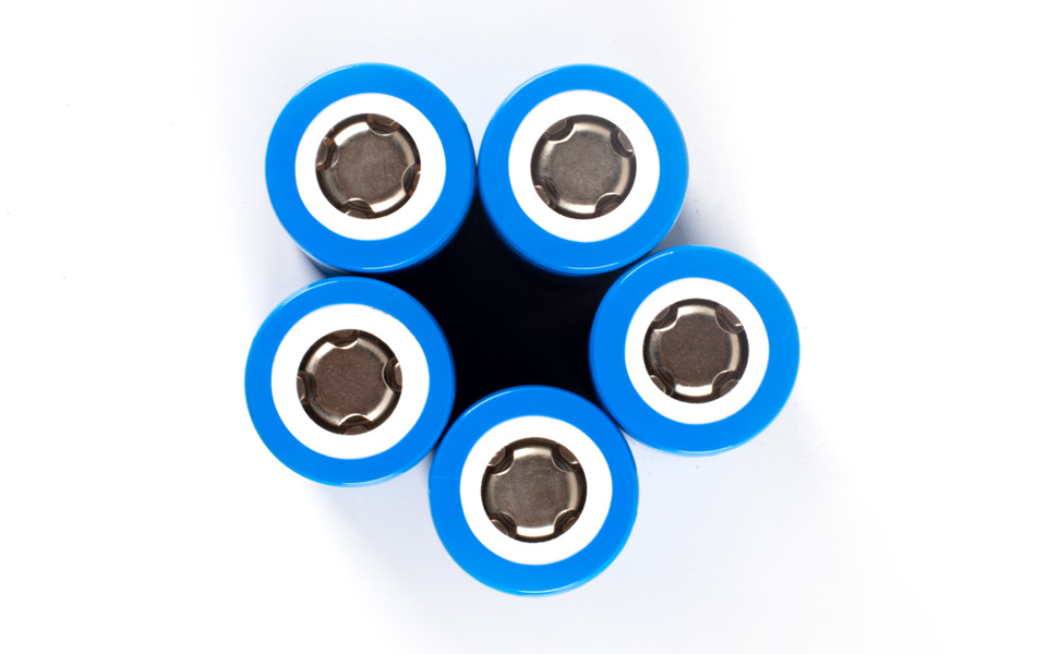 32700 lithium ion battery advantage